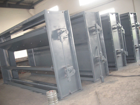 解体四轴方风门